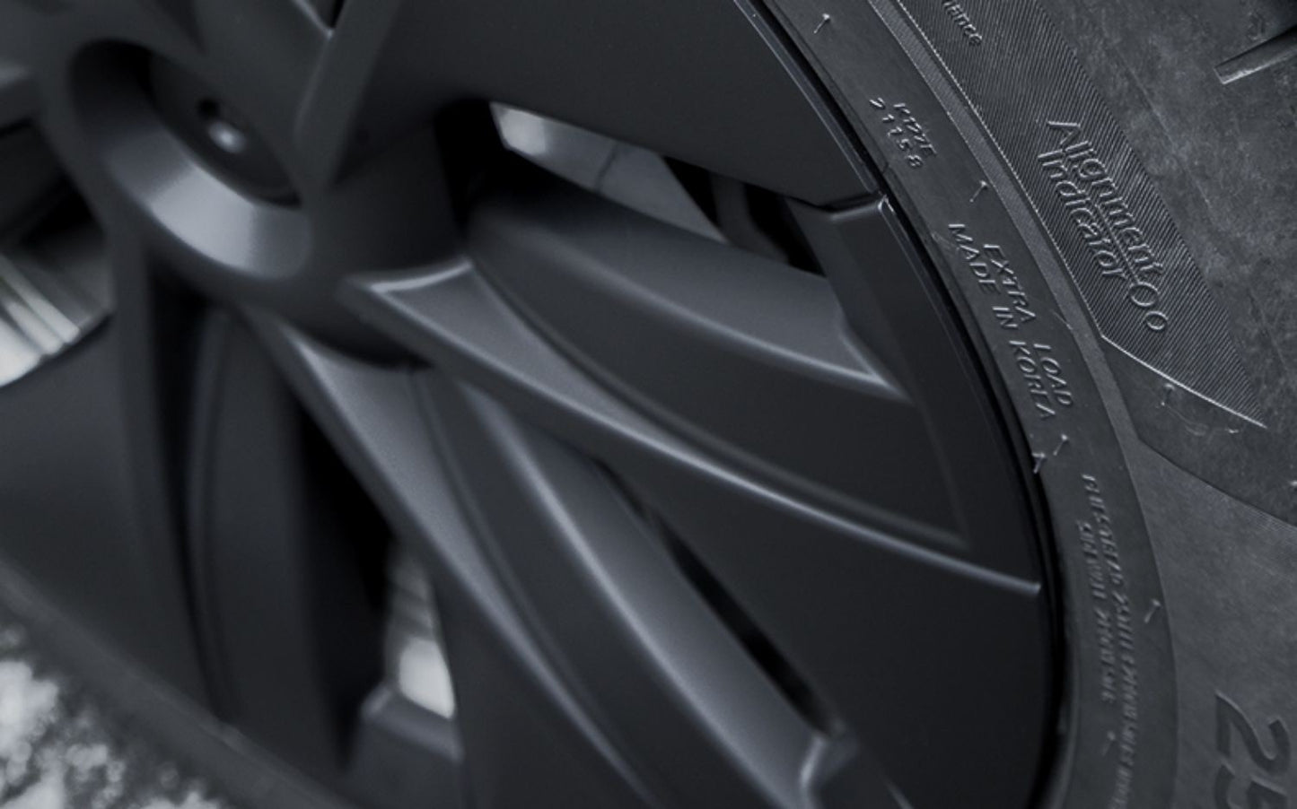 "Dark Gemini" for Model Y 19 Inch